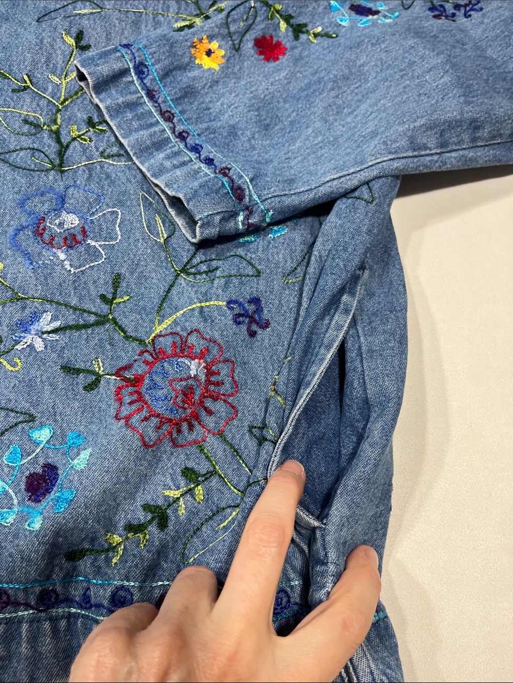 Tantrums Woman 2X Embroidered Denim Jacket Floral Button Front Cottagecore - Picture 4 of 8
